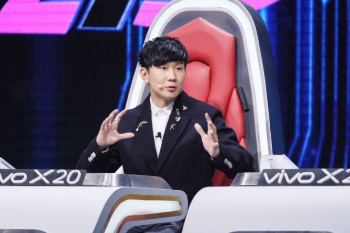 林俊杰翻唱《除了爱你还能爱谁》，字字戳心让人泪目