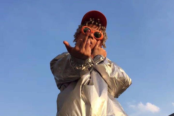 想知道你们的Young Bridge最近在干嘛？快来看《货从口出》！