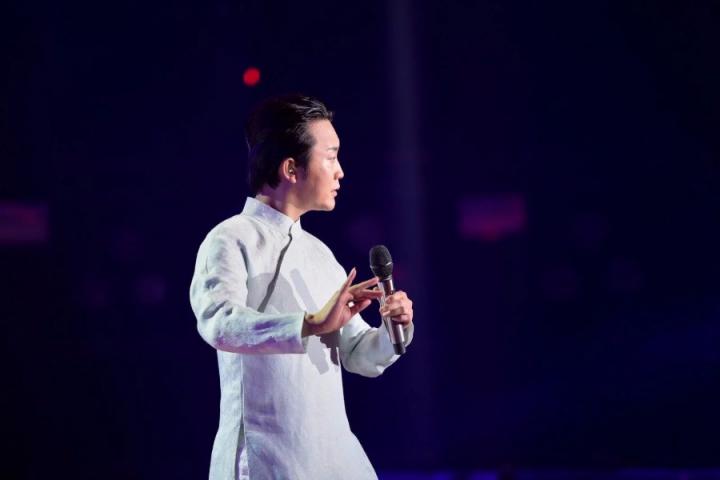 贵妃变Rocker，李玉刚《不凡的改变》演绎摇滚版《新贵妃醉酒》