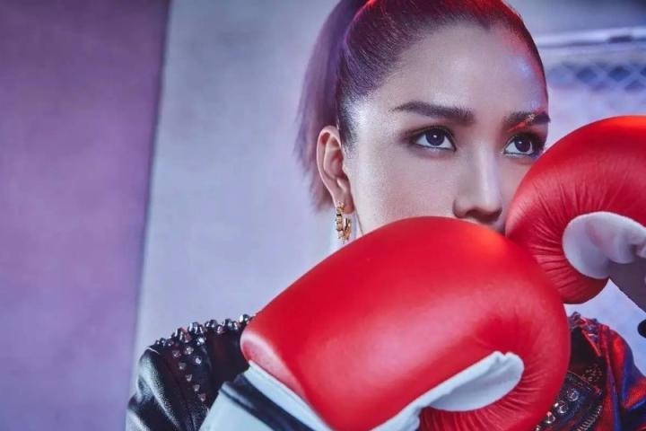 何洁演唱会宣传片释出，霸气宣告“不服来犟”