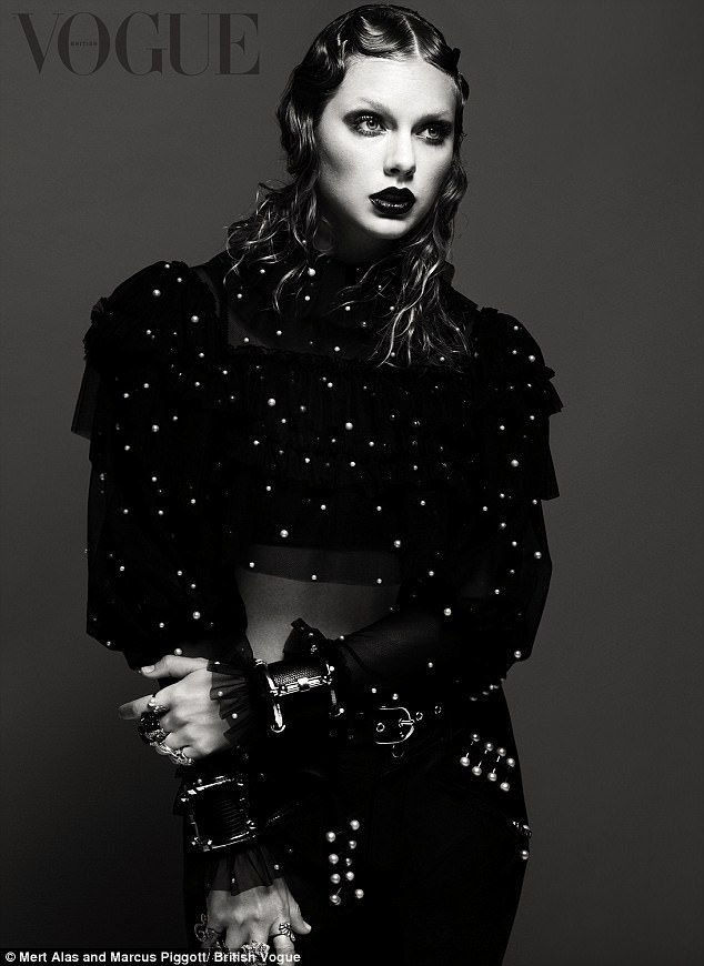 霉霉新专后首次拍摄时尚大片，真的是什么风格都能轻松驾驭