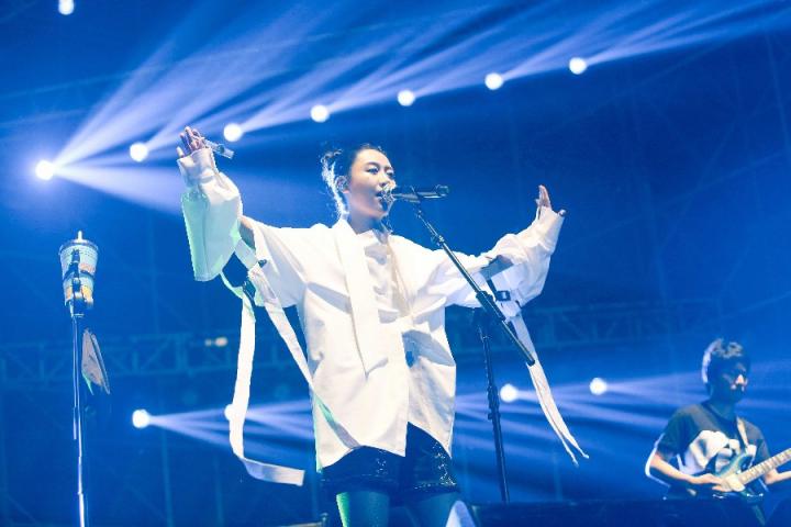 陈粒单曲《COSMOS》上线，为当代女性的独立发声