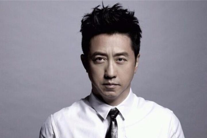 庾澄庆新专主打《错到底》MV上线，让所有心痛彻底宣泄