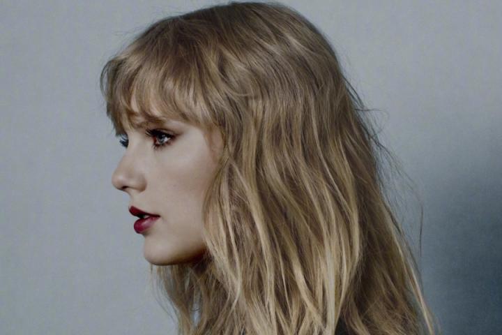 霉霉登《时代》年度风云人物特刊封面，为霉霉打Call