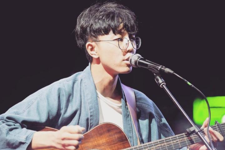 陈鸿宇联手曹秦新歌《鱼书》上线，用这首歌对老友表达自己内心的祝福