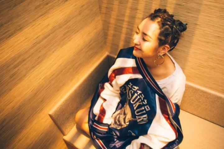 “女本柔弱，为母则刚”，何洁《生而为爱》纪录片发布