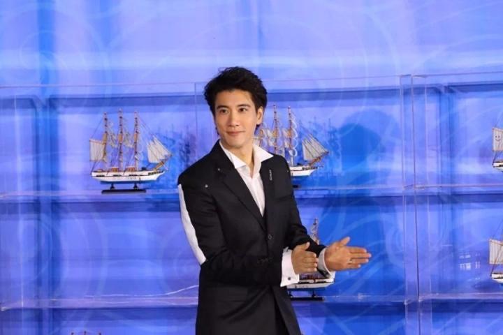 王力宏《A.I. 爱》正式上线，与TFBOYS合作舞曲