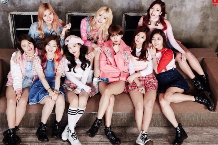 元气女团再次来袭，TWICE发布重装版圣诞特辑《Merry & Happy》