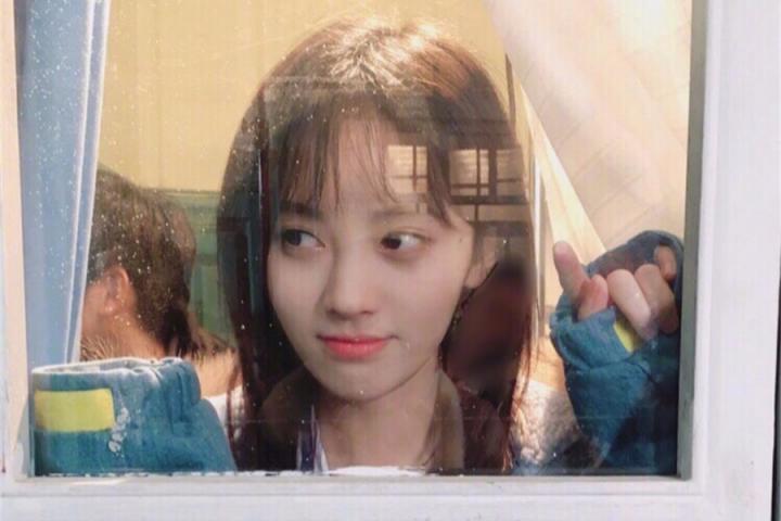 鞠婧祎单飞即发布新单预告，MV一人分饰两角