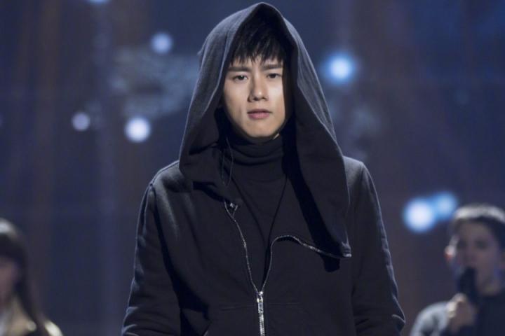 张杰翻唱Vitas《星星》，又解锁一门新语言