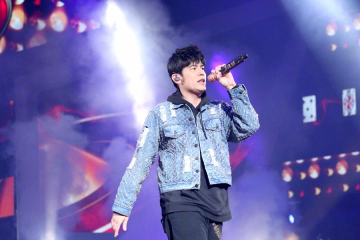 周杰伦压轴咪咕音乐盛典，连唱三首歌曲引爆全场