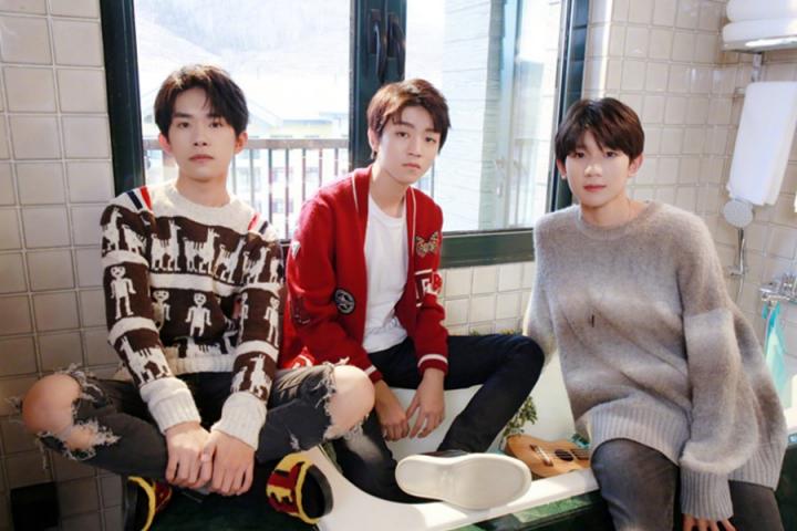 TFBOYS《我们的时光》MV发布，三人合体暖心上线