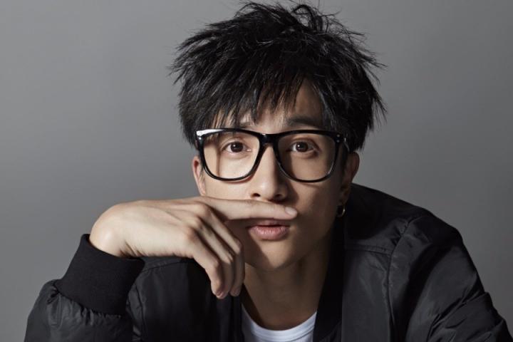 薛之谦走红毯遭强吻，本人表示不知情恶意炒作很无聊