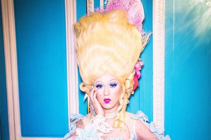 水果姐新单MV大玩复古宫廷风，一次女性宣言和封建反抗