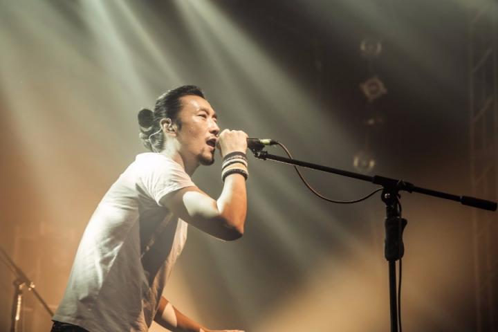 满江新专辑《冬某日》上线，大胆内敛的“基因突变”