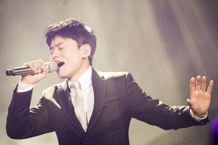 张杰携手低调组合献唱QQ飞车，诠释速度与激情