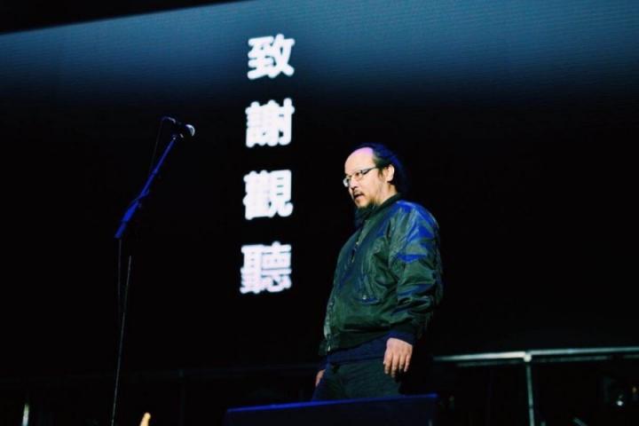 窦唯开口唱歌了！新歌《送别2017》上线