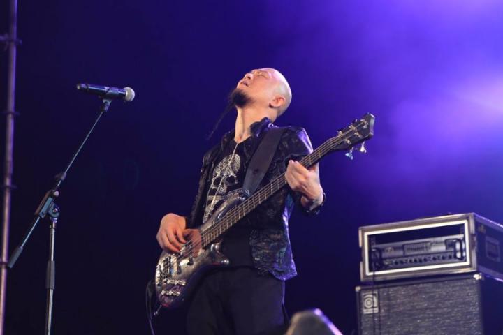 天堂乐队联手众多摇滚明星，发布第九届摇滚春晚主题曲《爱在摇滚的岁月2018》