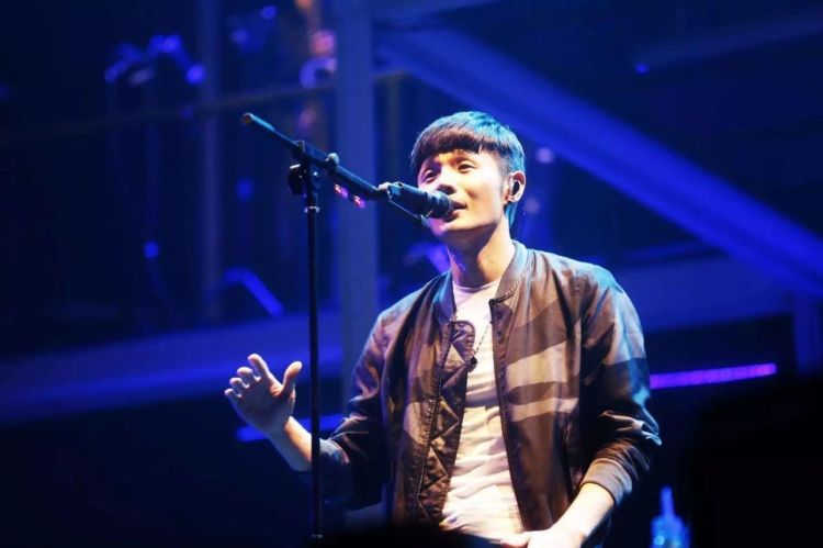 被夸上天的李荣浩,新专辑到底怎么样?